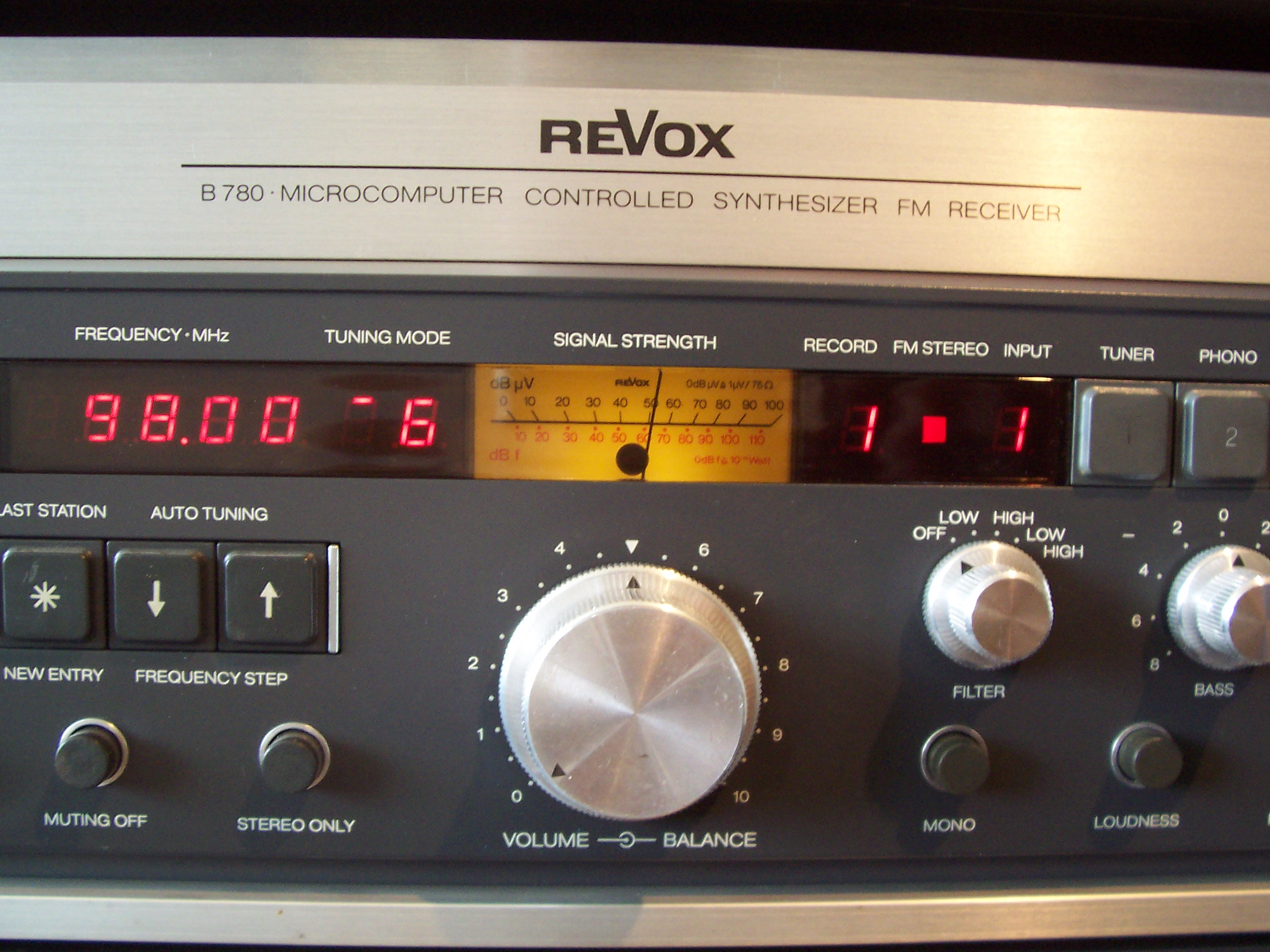 B780 receiver